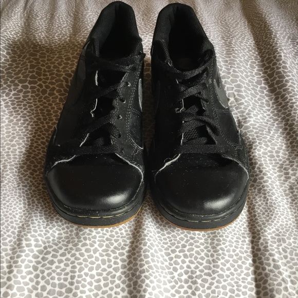 👣👣BLACK NIKES👣👣 ⭐️⭐️FINAL PRICE⭐️⭐️ - Picture 6 of 7